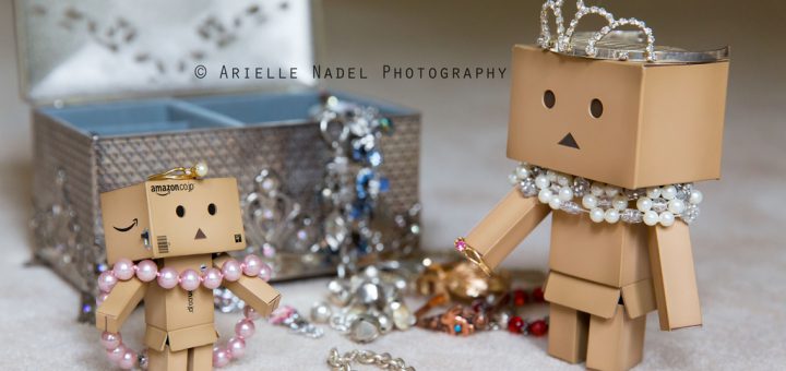 Deux petits Robots Danboard d'Amazon et des bijoux
